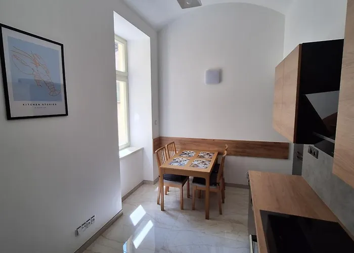 Center Thomas No3 Apartment