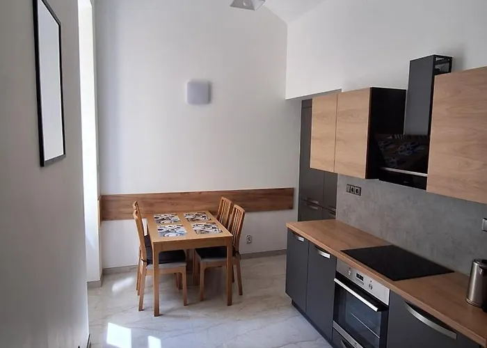 Center Thomas No3 *