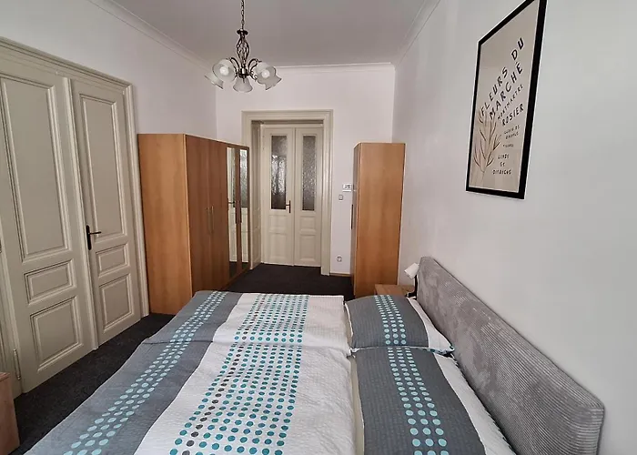 Apartment Center Thomas No3 *