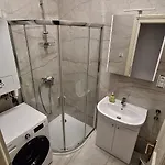 Center Thomas No3 Apartment *