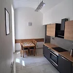 Center Thomas No3 *