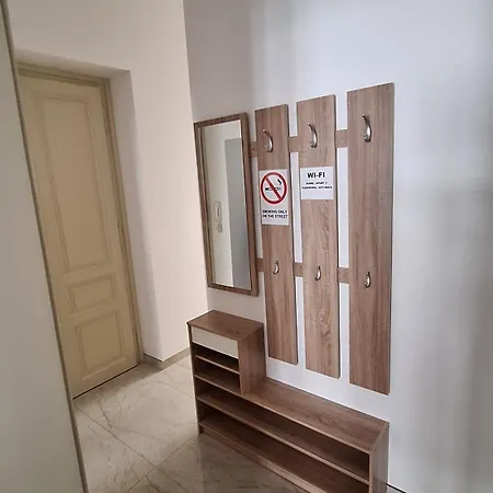 Center Thomas No3 * Prague