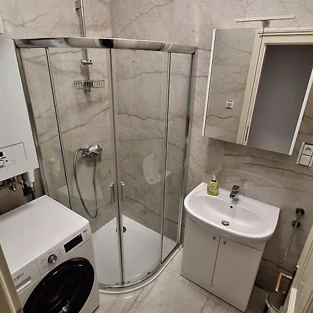 Center Thomas No3 Apartment *